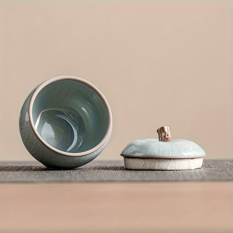 Two Simulated Apple Ceramic Jars Are Suitable for Home Desktop Decoration, Serving As Decorative Pieces for Christmas Eve And Other Home Decor - Non-Food Contact